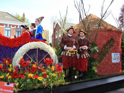 Bloemencorso in Dorpshart Lisse