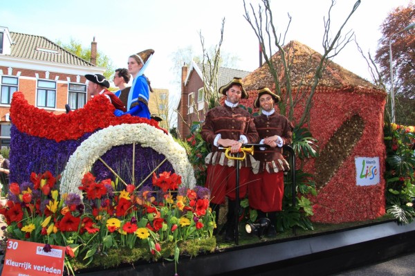 Bloemencorso in Dorpshart Lisse